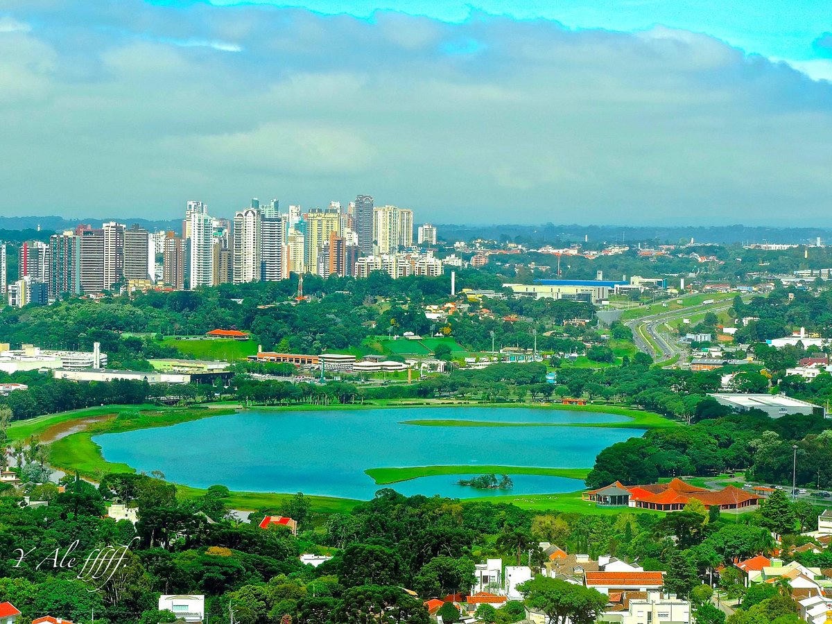 Vista aérea do Parque Barigui, em Curitiba